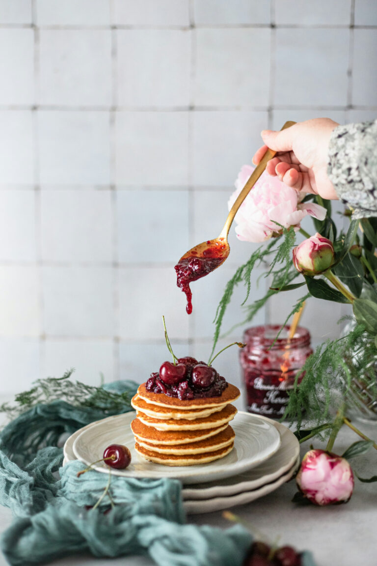 Low Carb Strawberry Syrup: A Delicious and Healthy Topping Option